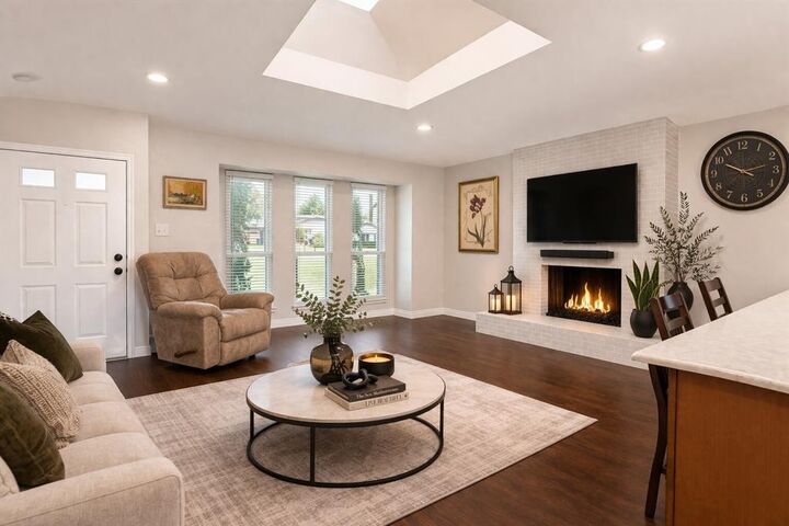 Property Photo:  2720 Oak Trail  TX 75007 