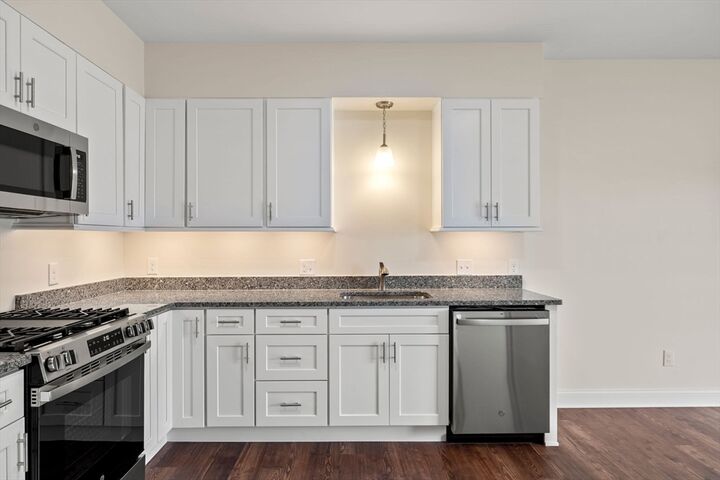 Property Photo: 10 Franklin 402 MA 02151