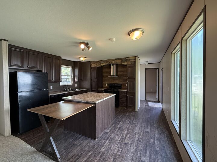 Property Photo:  518 5th St.  LA 70648 
