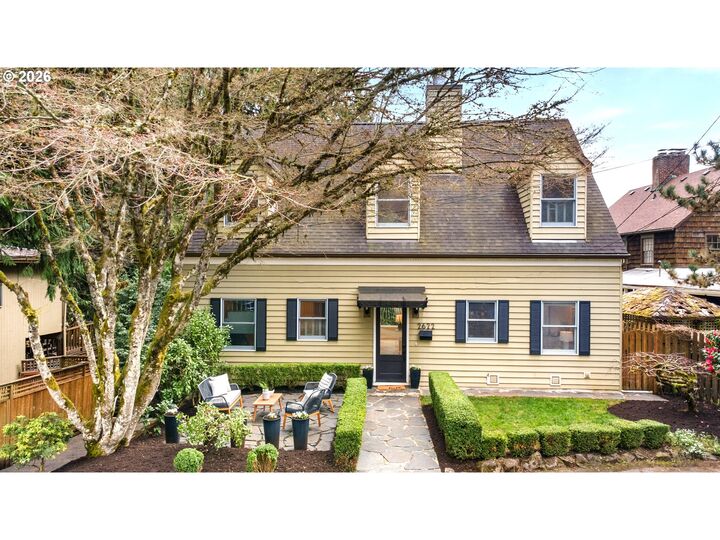 Property Photo: 2622 SW Davenport Ct OR 97201