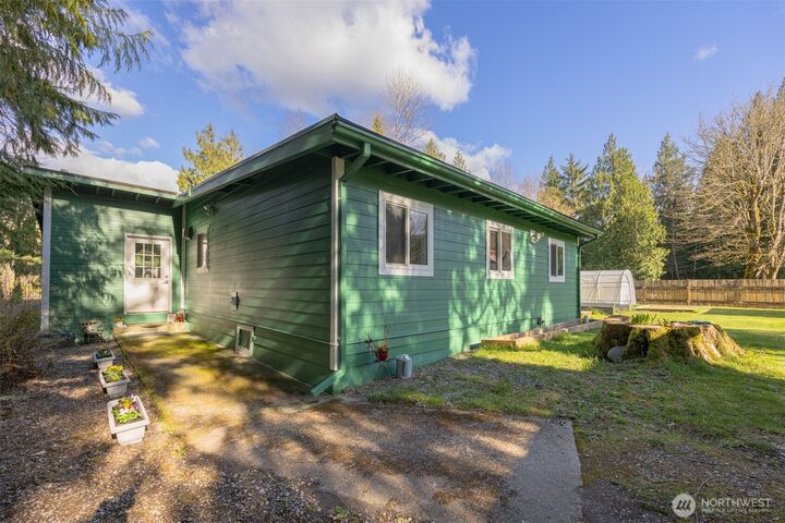 Property Photo:  6070  Saxon Road  WA 98220 
