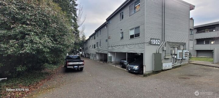 Property Photo: 1902 -1904 W Casino Road WA 98204