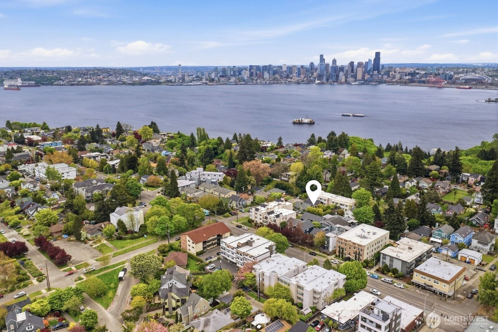 Property Photo:  2116  California Avenue SW 201  WA 98116 