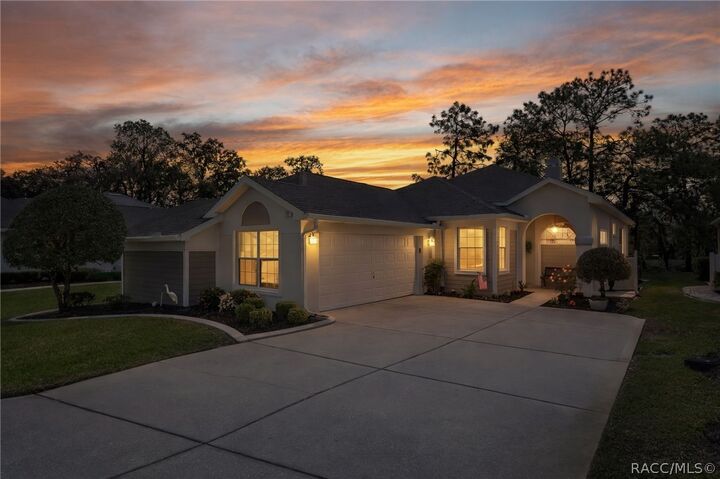 Property Photo: 72 W Byrsonima Loop FL 34446