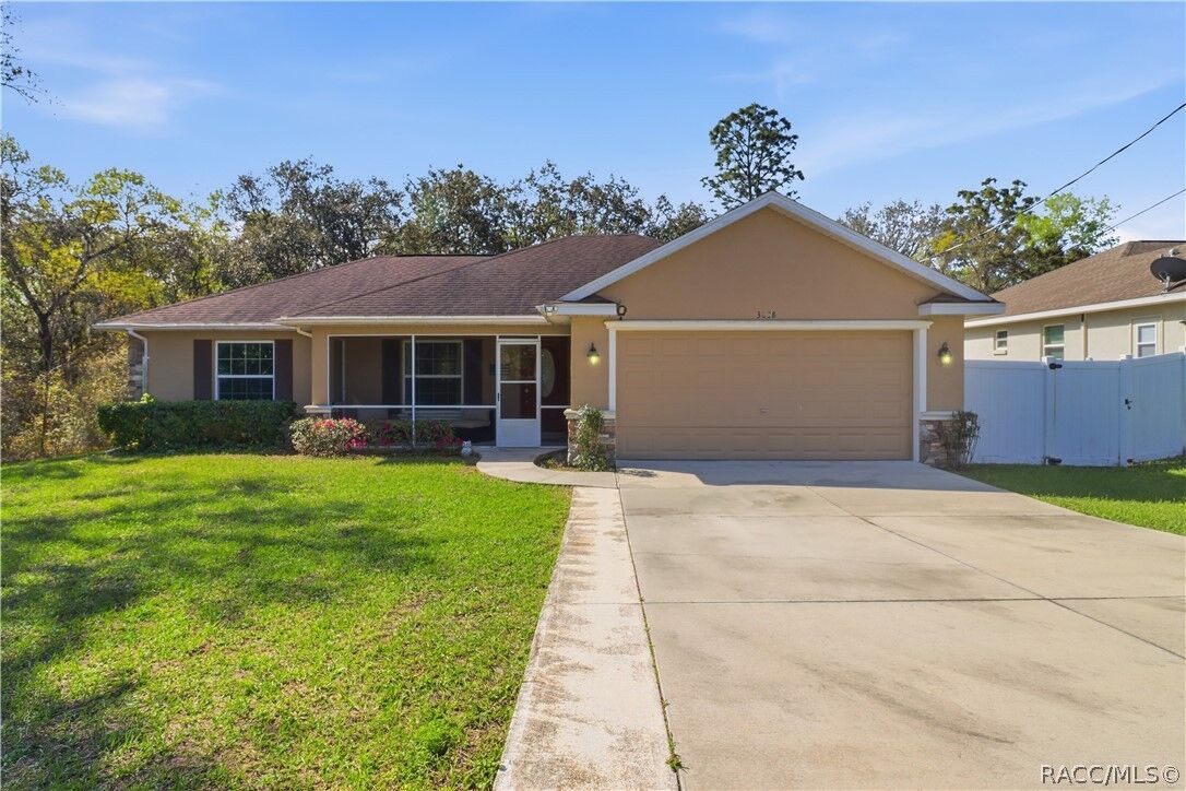 Property Photo: 3038 E Rogers Street FL 34453