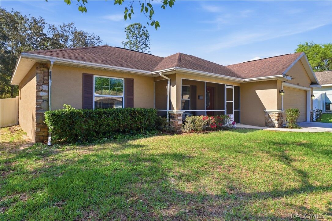 Property Photo: 3038 E Rogers Street FL 34453