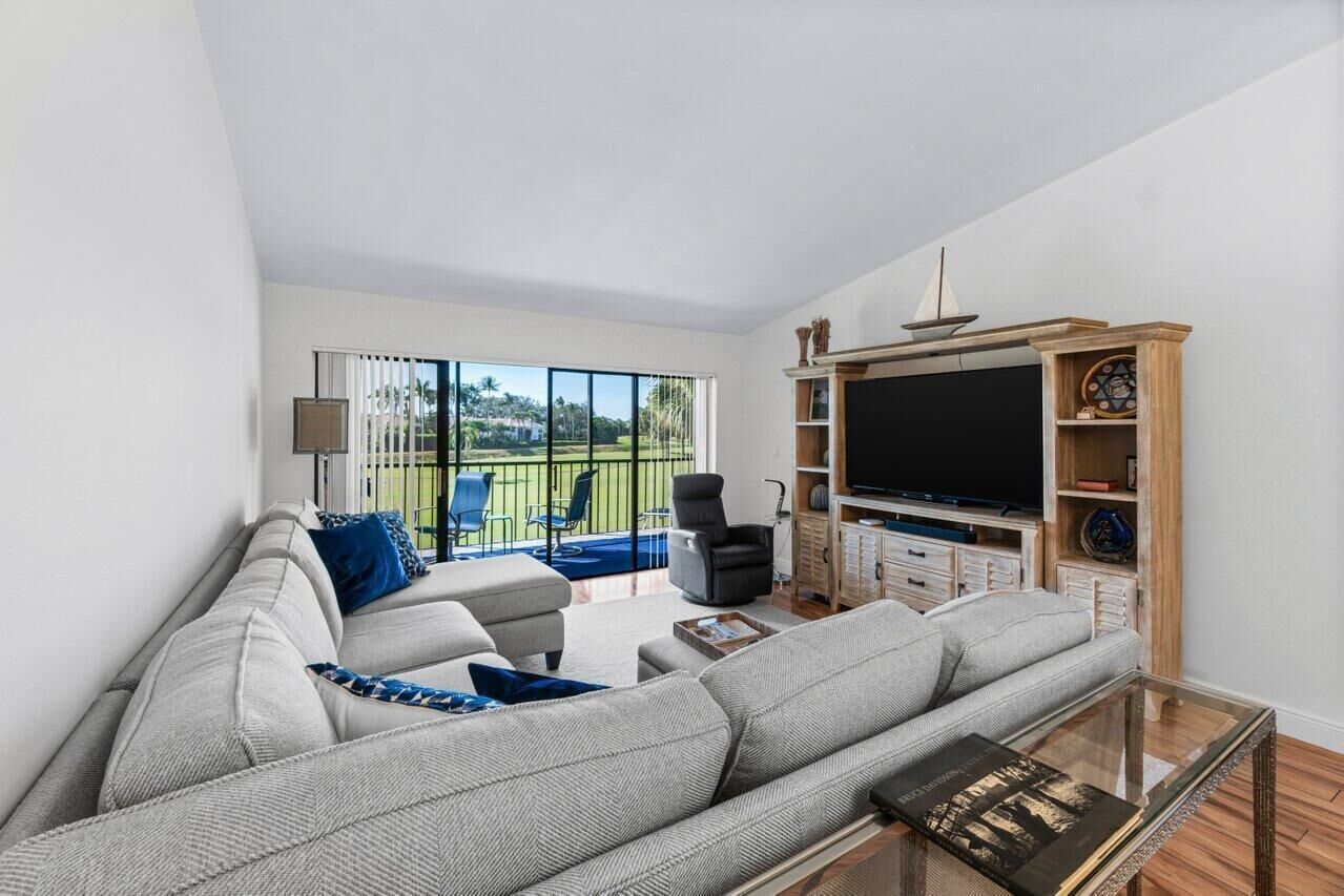 Property Photo: 5120 Golfview Court 1722 FL 33484
