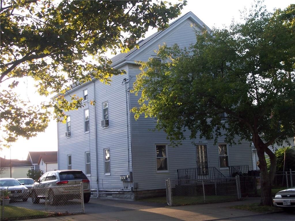 Property Photo:  427 High Street 3  RI 02809 