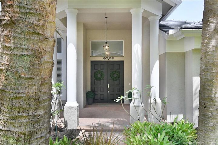 Property Photo:  2313 SW Golden Bear Way  FL 34990 