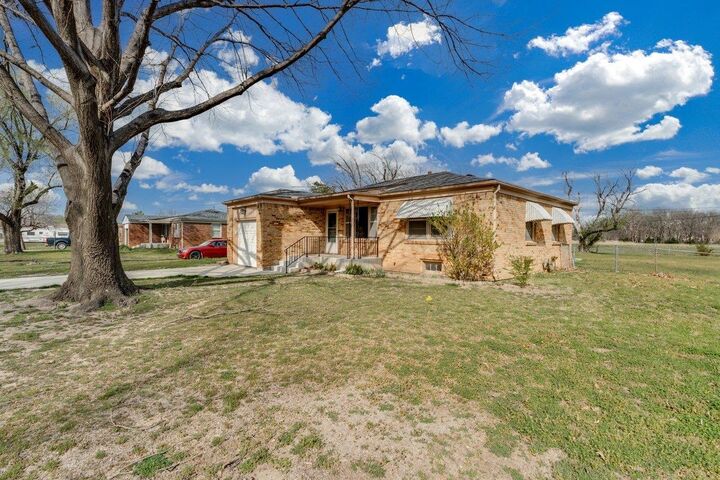 Property Photo:  3244 N Jackson St  KS 67204 