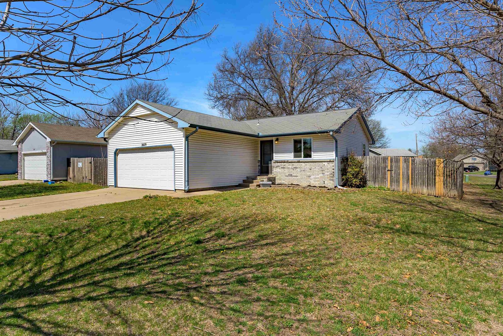 Property Photo:  2029 N Pine Grove Ct  KS 67212 