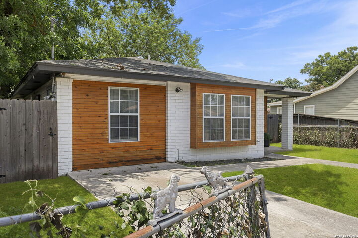 Property Photo:  320 Sharer  TX 78208 