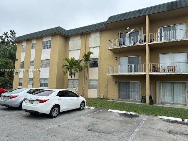 Property Photo:  5400 SW 77 Court 2R  FL 33155 
