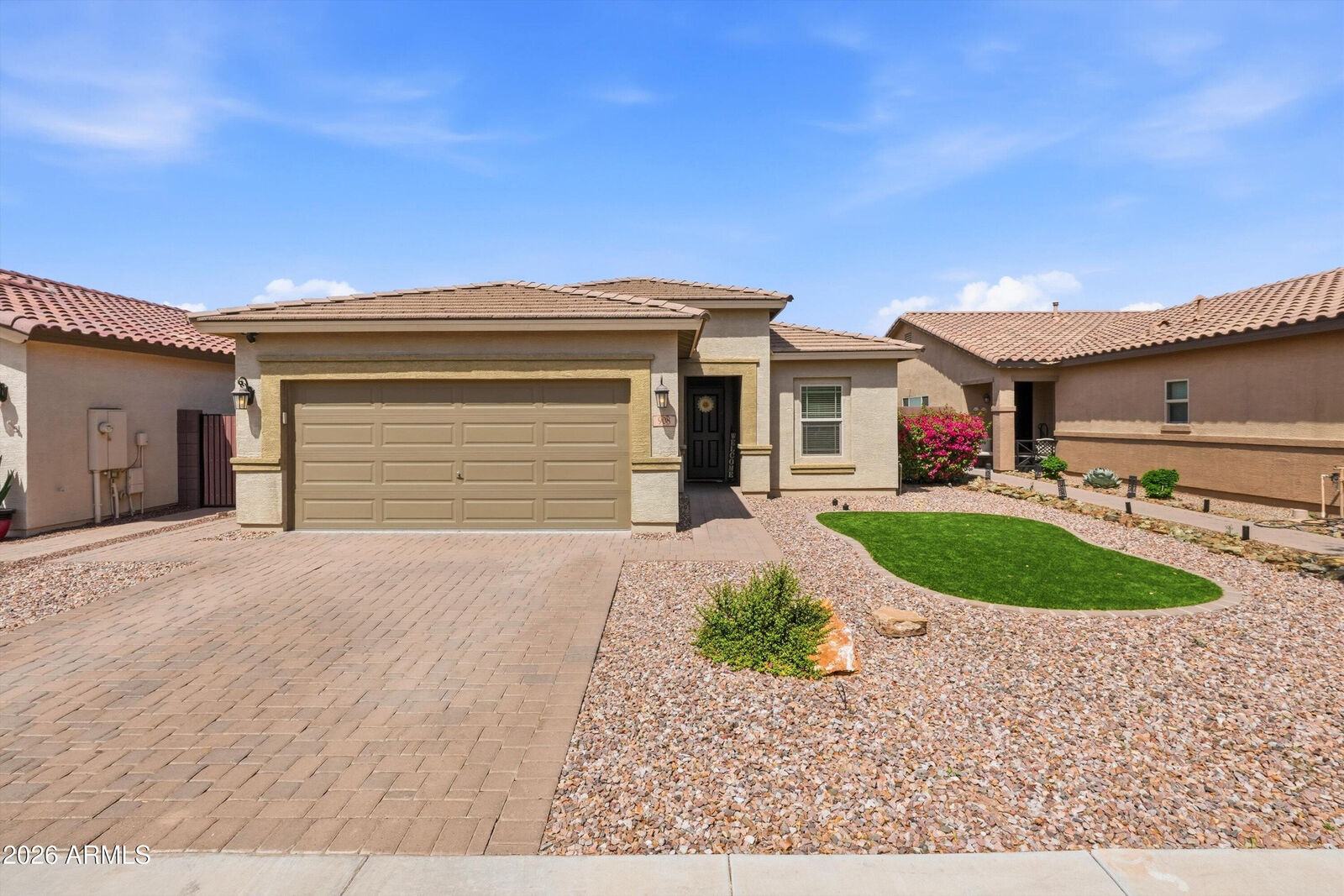 Property Photo:  908 W Banyan Avenue  AZ 85140 