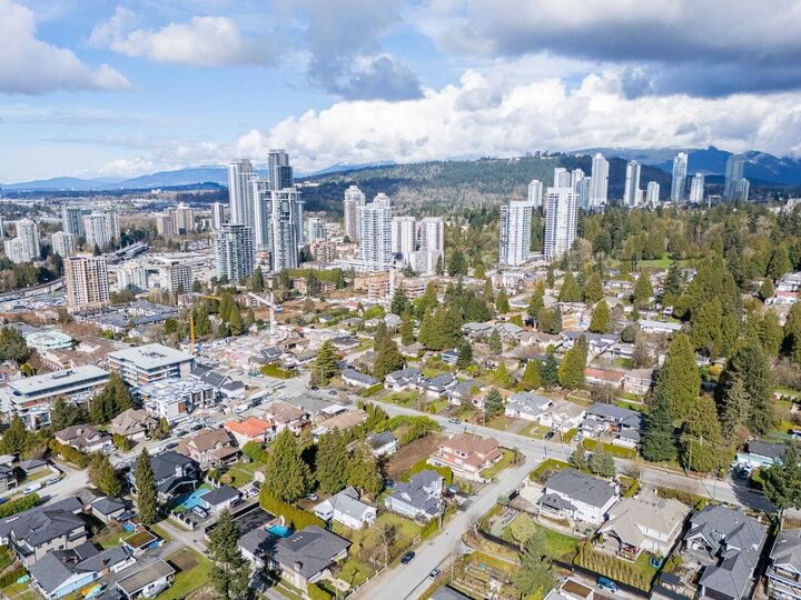 Property Photo: 636 Rochester Avenue BC V3K 2V7