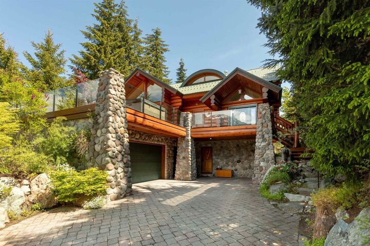 Property Photo: 6361 Fairway Drive BC V8E 0C9