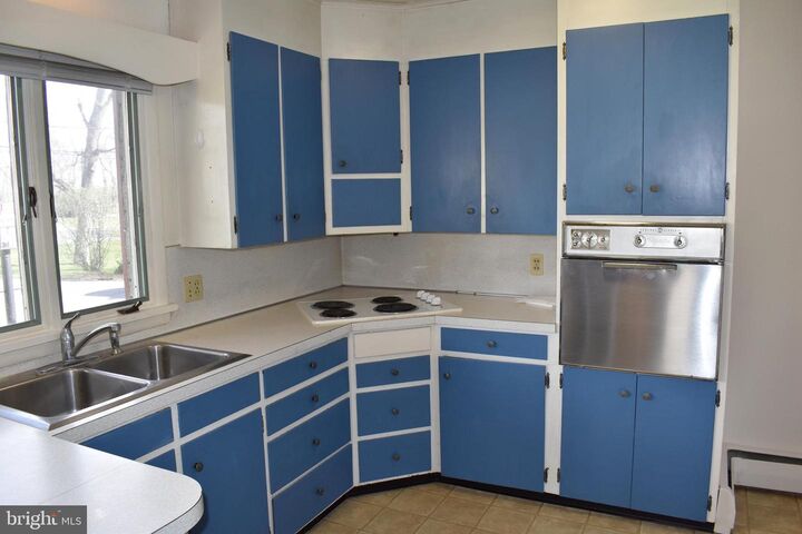 Property Photo:  6056 Lincoln Way W  PA 17252 