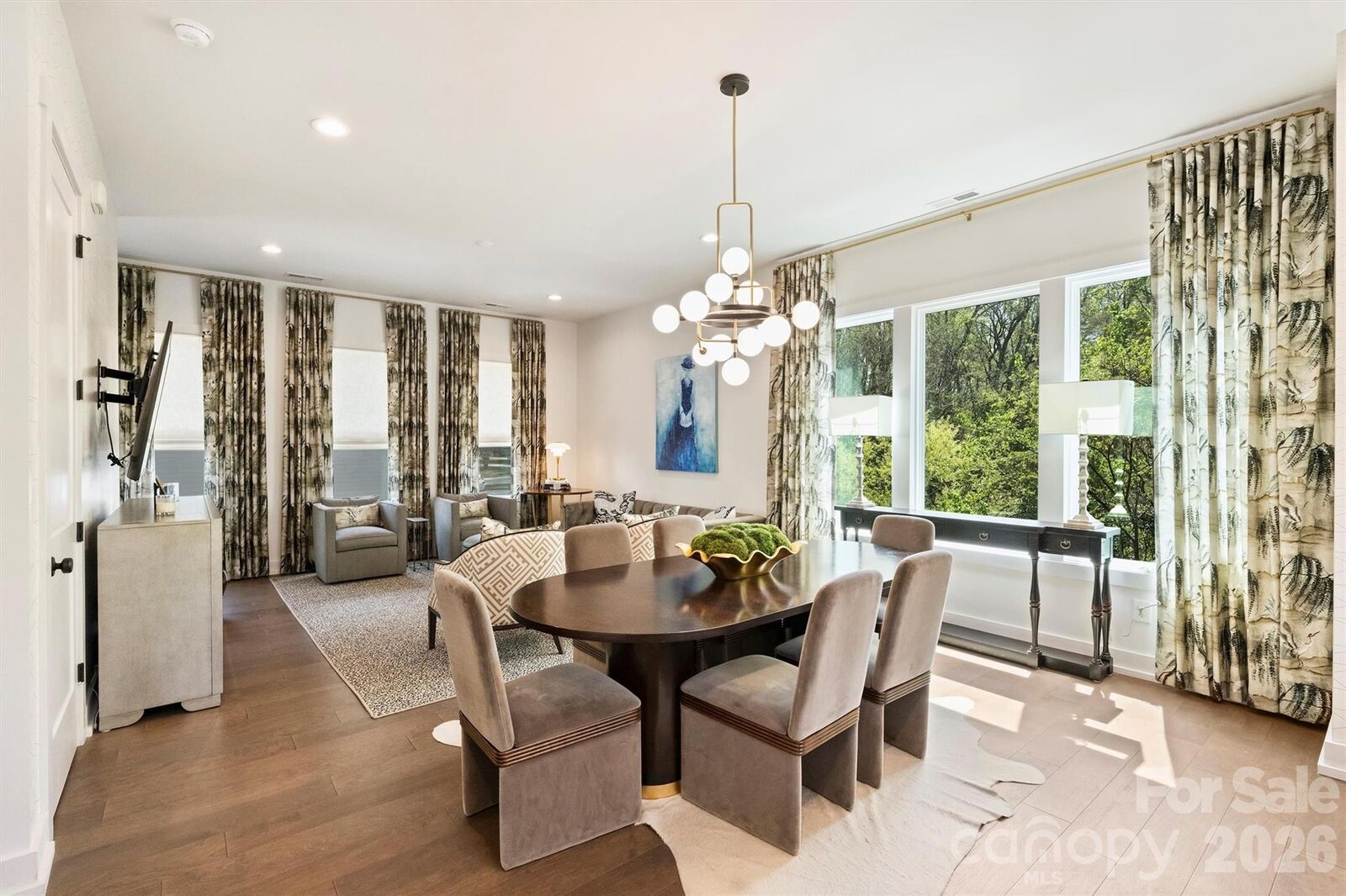 Property Photo:  1500 Hawthorne Lane A  NC 28205 