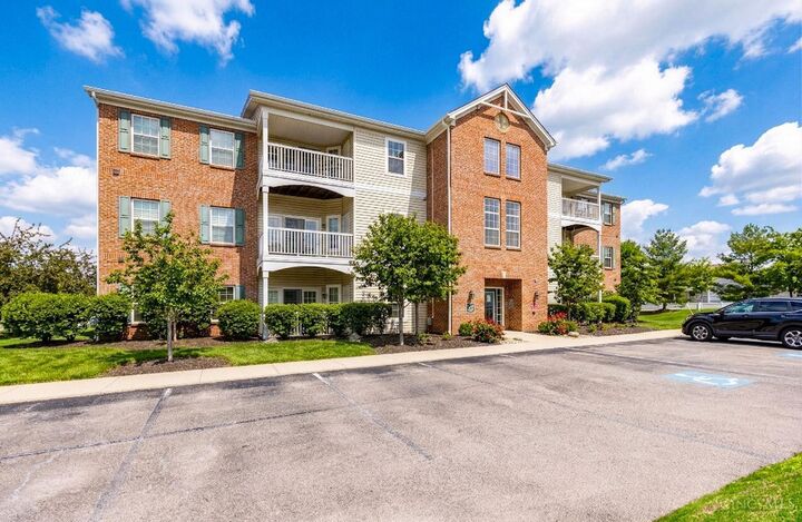 Property Photo:  3102 Grand Falls Boulevard  OH 45039 