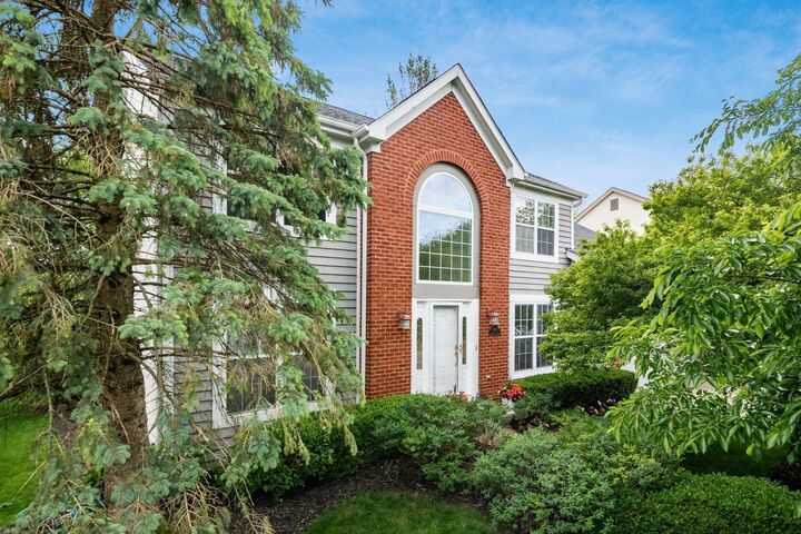 Property Photo:  3807 Dayspring Drive  OH 43026 