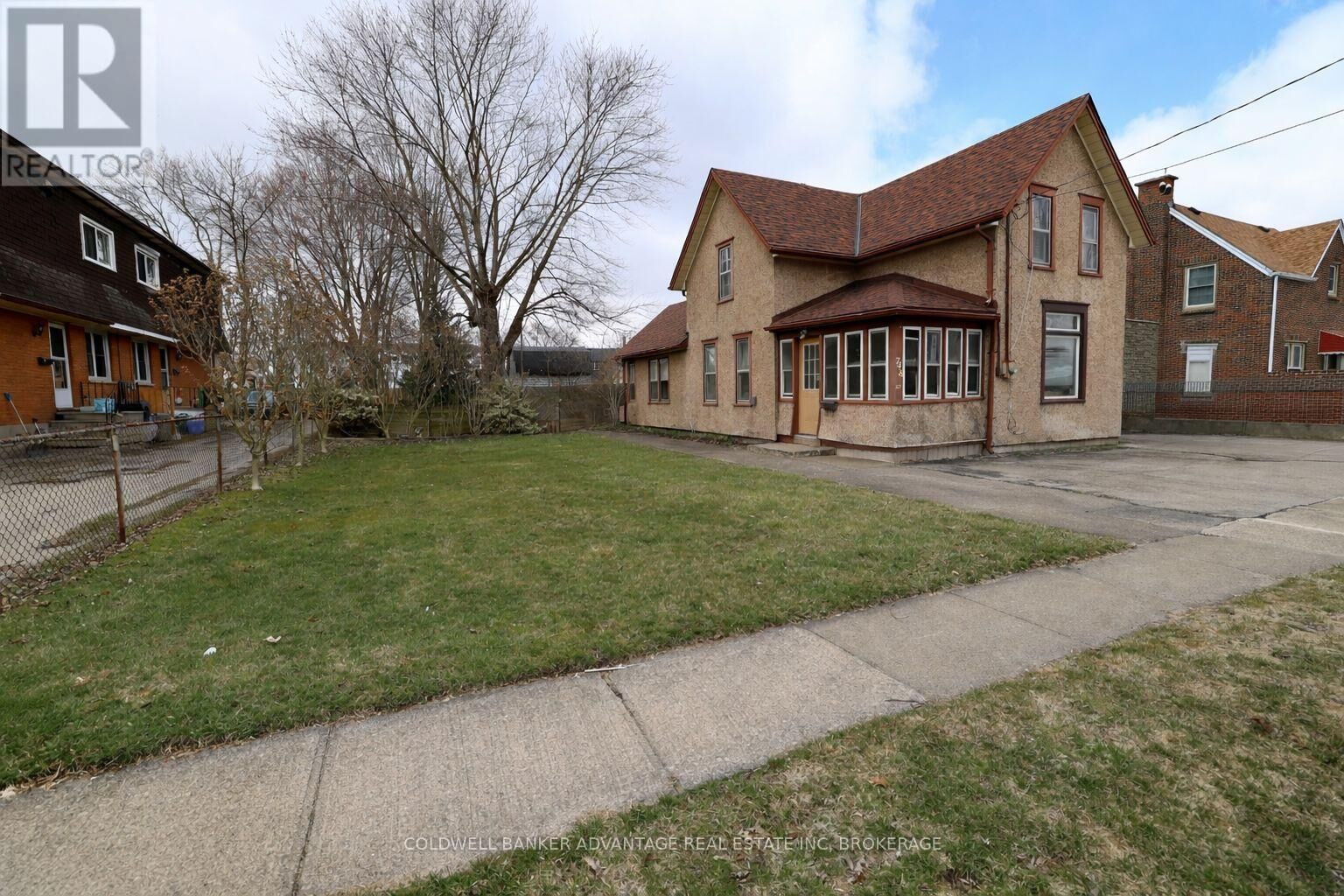 Property Photo:  748 King Street  ON L3K 4J2 