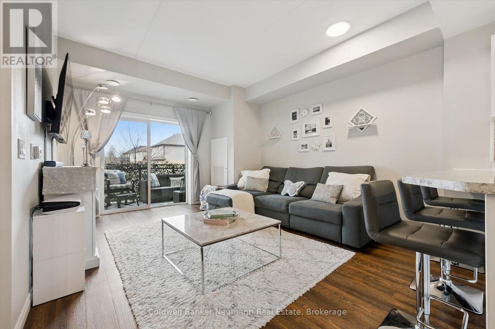 Photo de la propriété:  7 Kay Crescent 106  ON N1L 0P9 