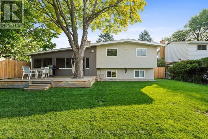 Photo de la propriété:  4 Alderbrook Drive  ON K2H 5W5 