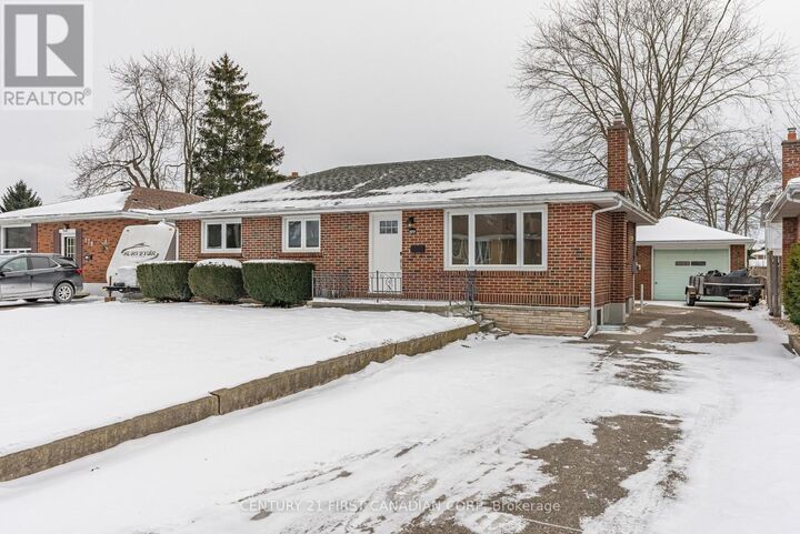 Property Photo:  177 Myrtle Street Upper  ON N5R 2G8 