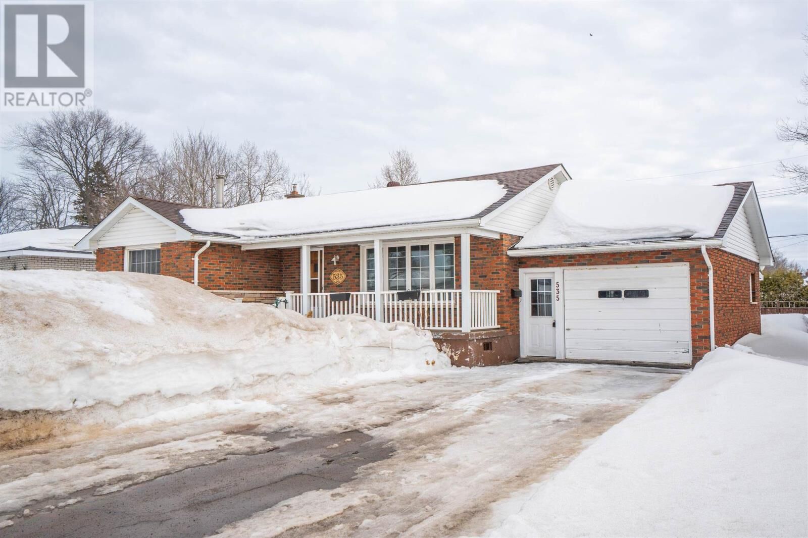 Property Photo:  535 McNabb St  ON P6B 1Z5 