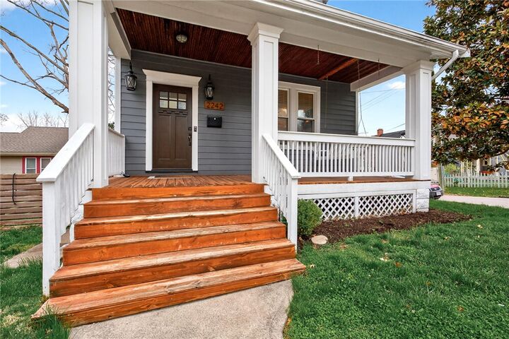 Property Photo:  2242 Ivy Avenue  OH 45208 