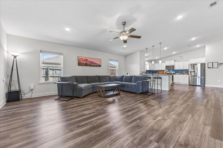 Property Photo:  6130 Redberry Drive  FL 32563 