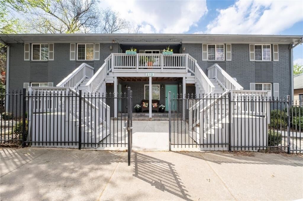 Property Photo:  210 Sampson Street NE 5  GA 30312 
