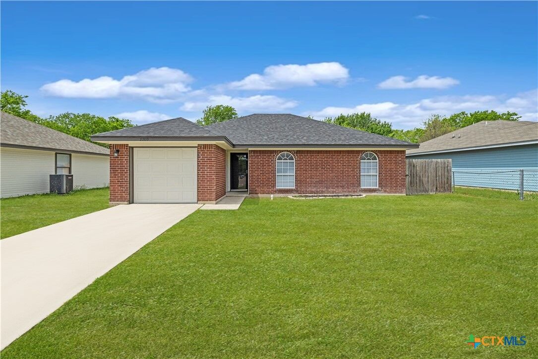 Property Photo: 2209 Jerome Drive TX 76543