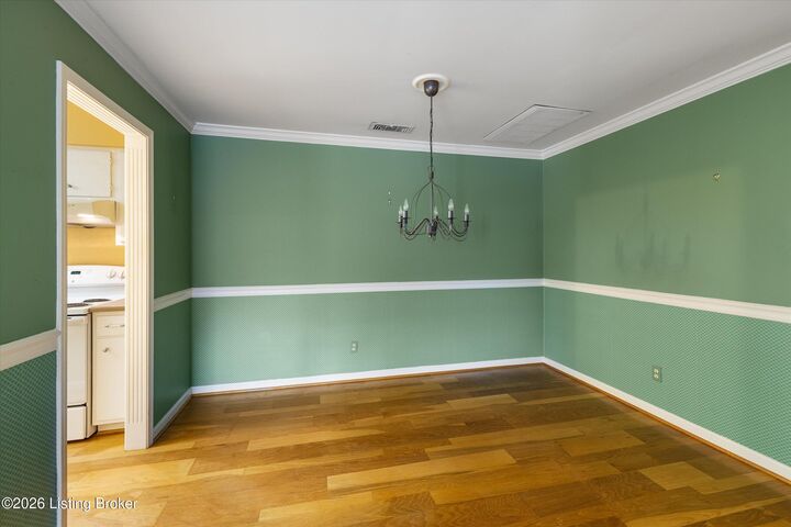 Property Photo:  201 Ramsgate Gardens Ct Apt 104  KY 40207 