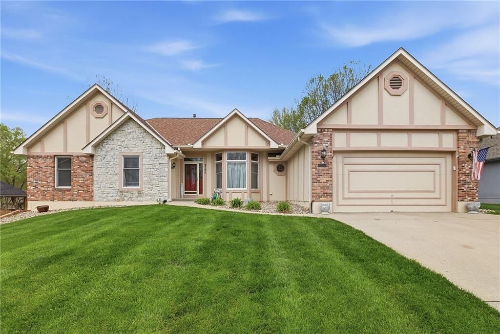 Property Photo:  3100 NE 68 Terrace  MO 64119 