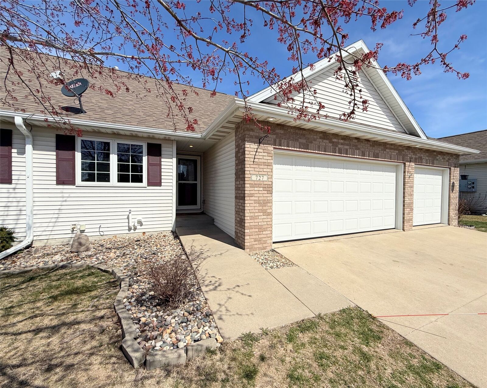 Property Photo:  727 SE Ponds Edge Circle  IA 50021 