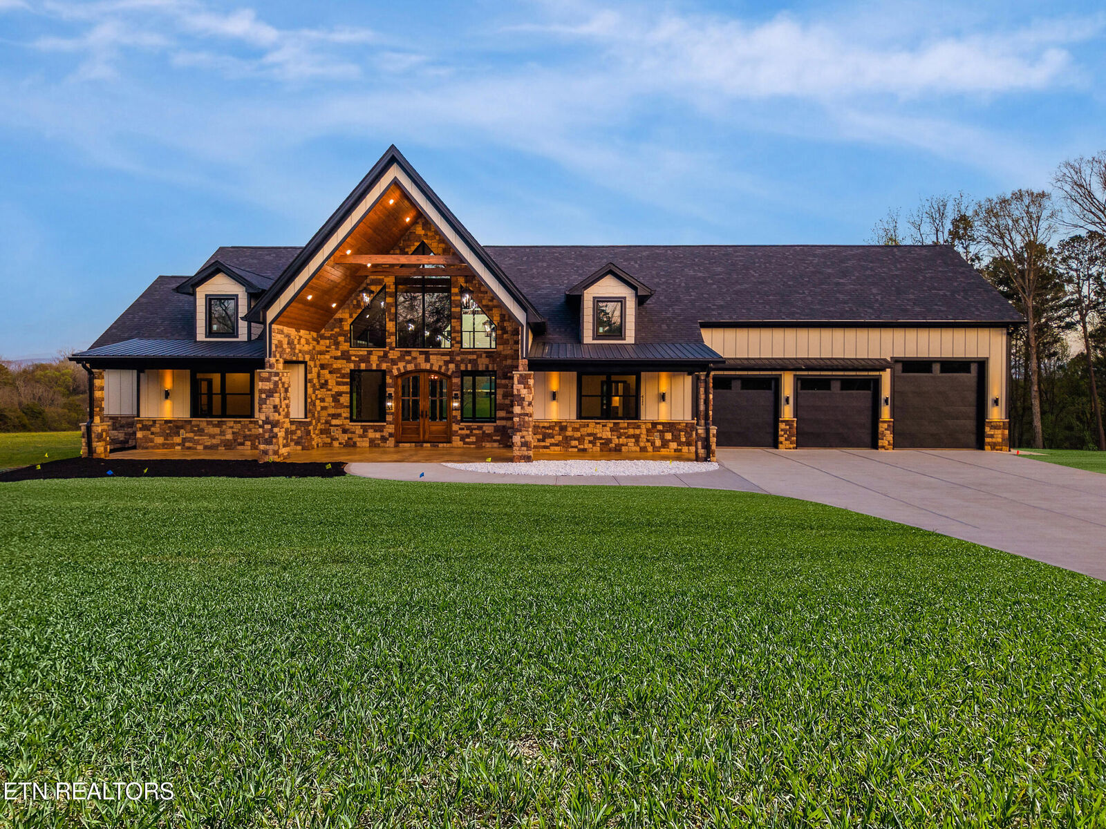 Property Photo: 411 Meadow Rd TN 37742