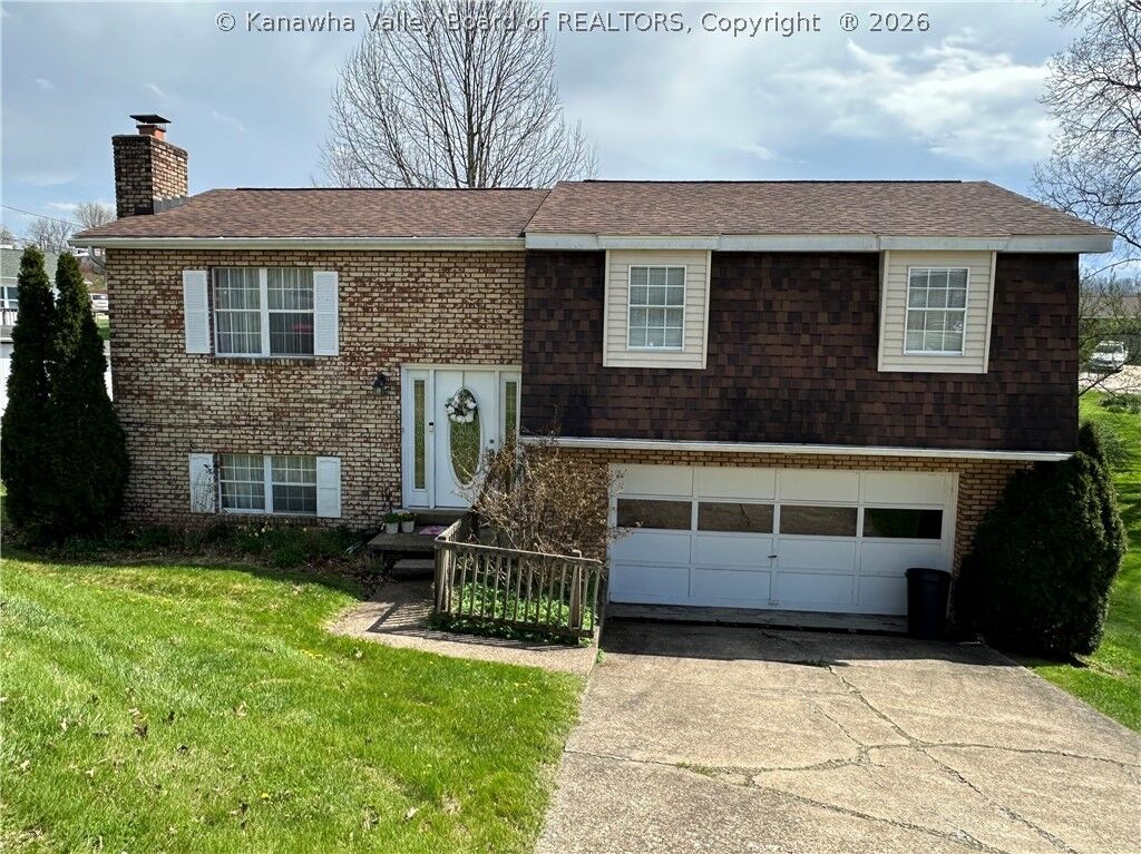 Property Photo:  5204 Avery Circle  WV 25313 