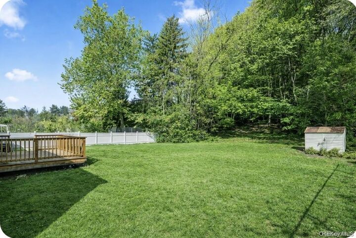 Property Photo:  16 Meadow Road  NY 10548 