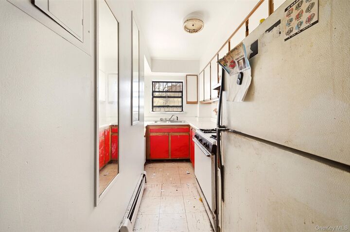 Property Photo:  835 Underhill Avenue 62B  NY 10473 