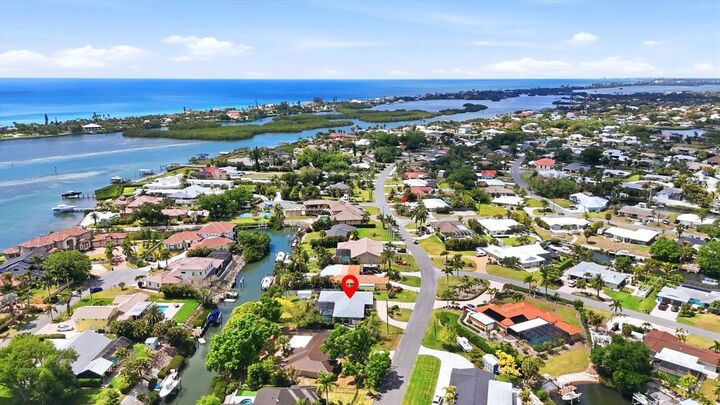 Property Photo:  353 S Shore Drive  FL 34229 