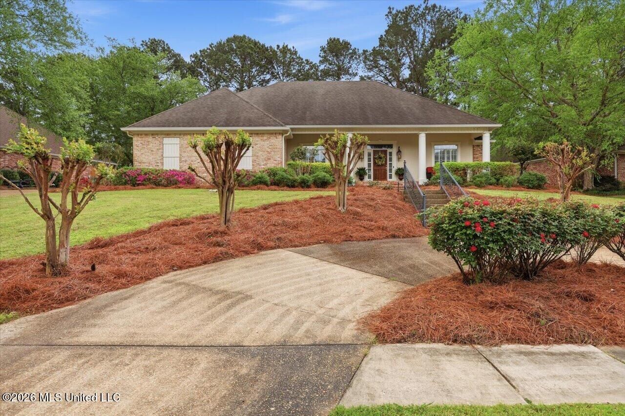 Property Photo:  141 Whisper Lake Boulevard  MS 39110 