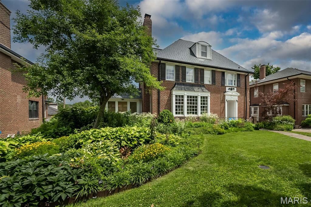 Property Photo:  77 Aberdeen Place  MO 63105 
