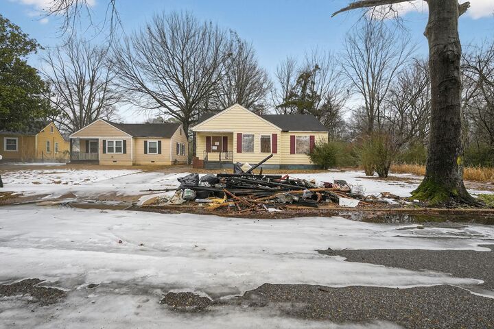 Property Photo: 3460 Kirby Ave TN 38111