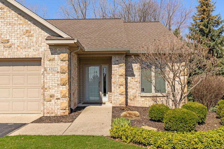 Property Photo:  4911 Faringdom Grove Drive  MI 49426 