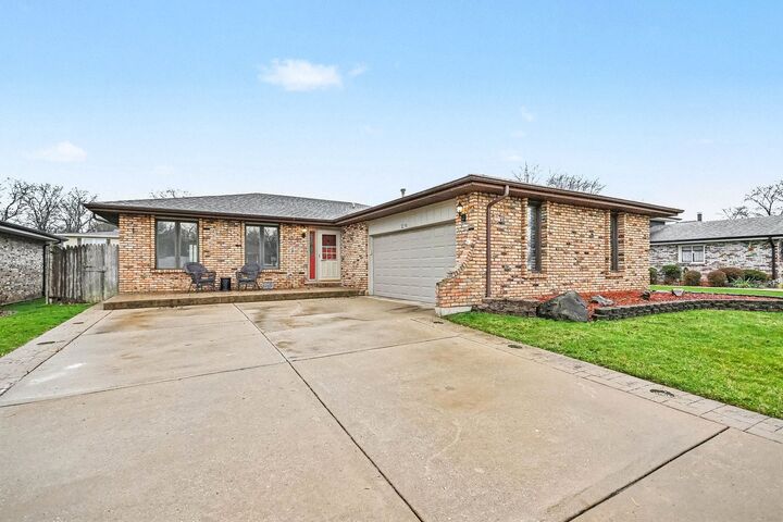 Property Photo:  5219 Laramie Court  IL 60452 