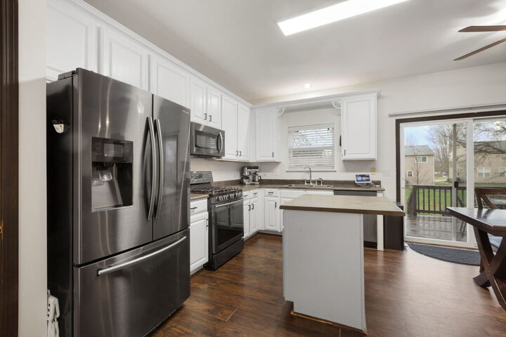 Property Photo:  75 Woodland Park Circle  IL 60136 