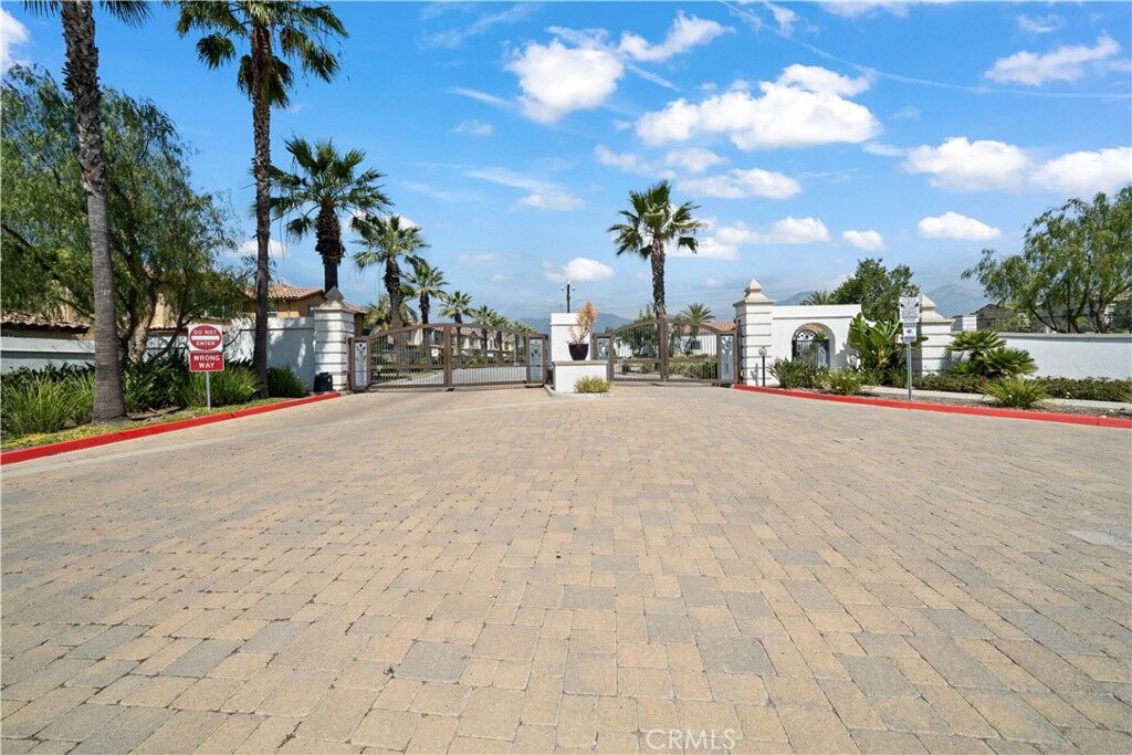 Property Photo:  822 Mandarin  CA 91786 