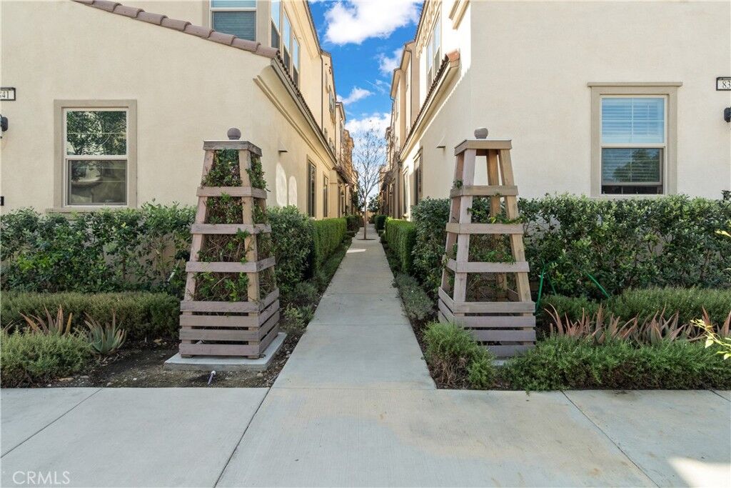 Property Photo:  822 Mandarin  CA 91786 