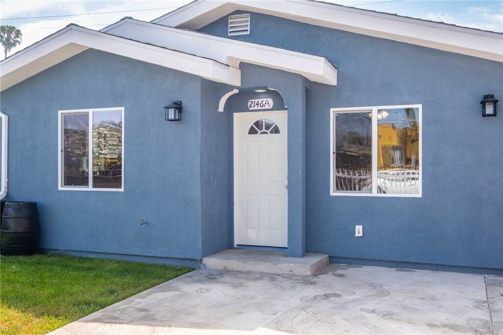 Property Photo:  2146 E Lucien  CA 90222 